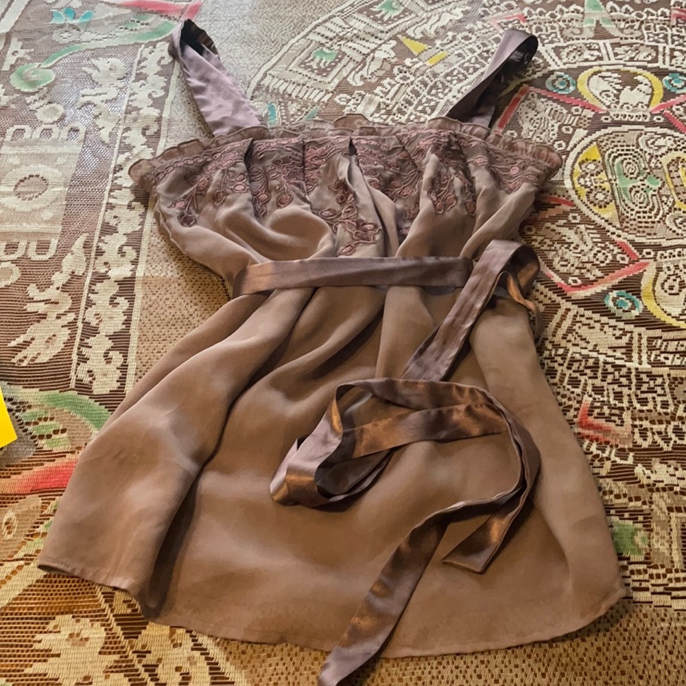 Esley, sleeveless blouse